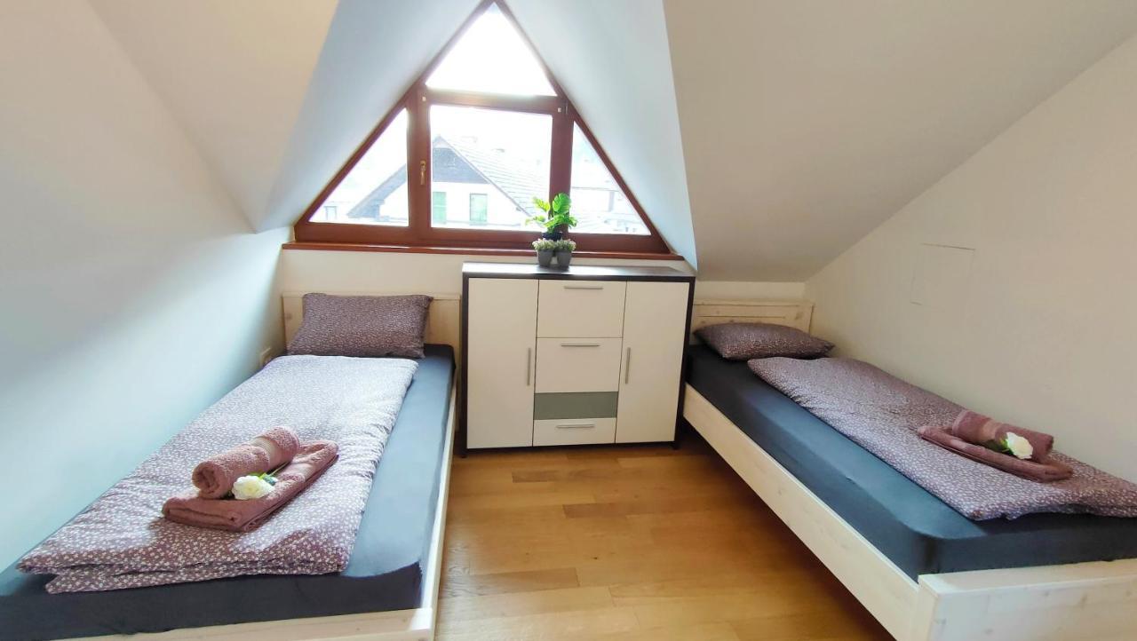 Apartmaji Dora Mojstrana Exteriör bild